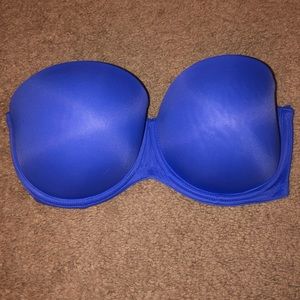 •Pink Victoria’s Secret Strapless Bra•